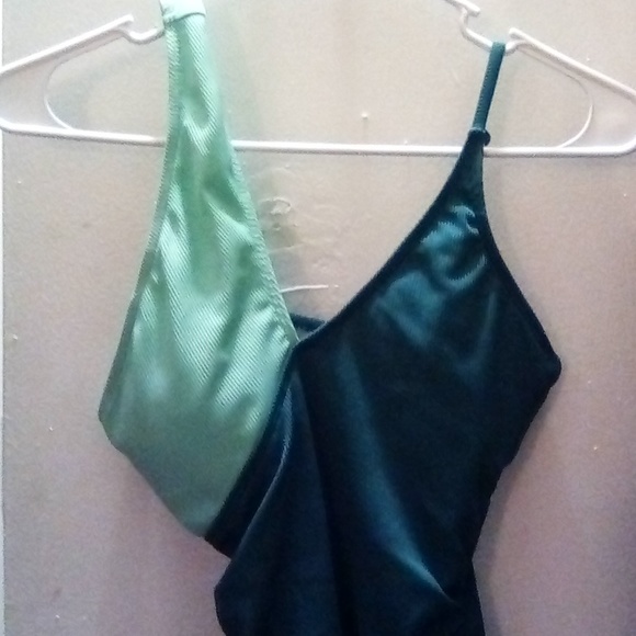 Bathing suit - Picture 2 of 4